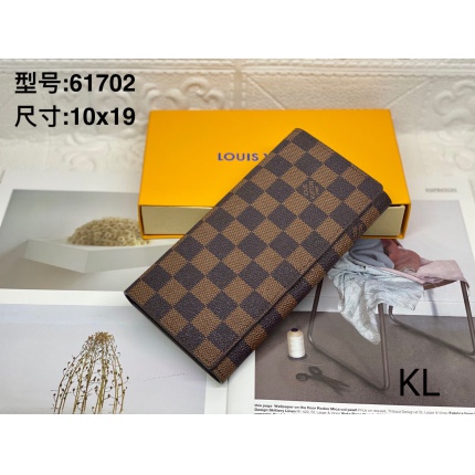 Louis Vuitton Walltes in 148957