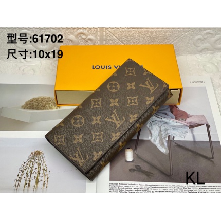 Louis Vuitton Walltes in 148959