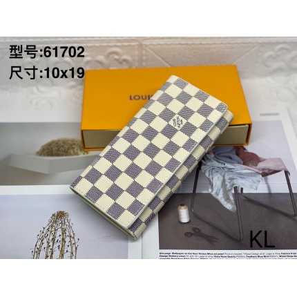 Louis Vuitton Walltes in 148960