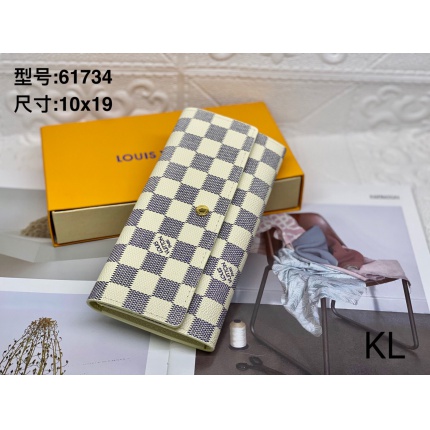 Louis Vuitton Walltes in 148964