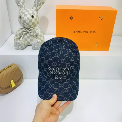 Gucci Hats in 149070