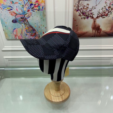 Louis Vuitton  Hats in 149095