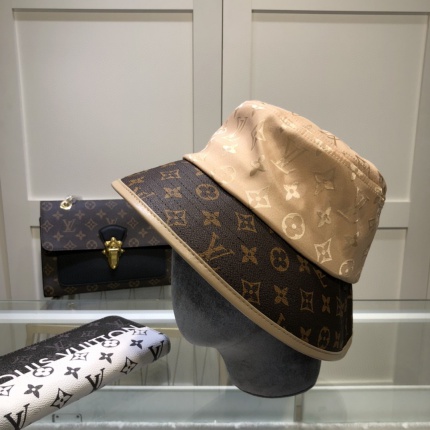 Louis Vuitton  Hats in 149098