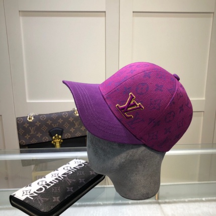 Louis Vuitton  Hats in 149100