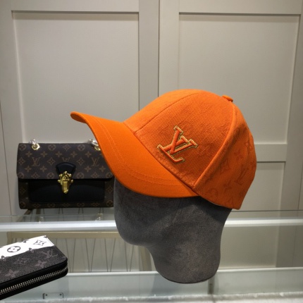 Louis Vuitton  Hats in 149103