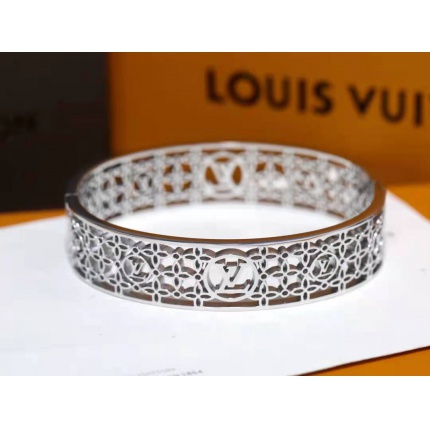Louis Vuitton Bracelets in 149204