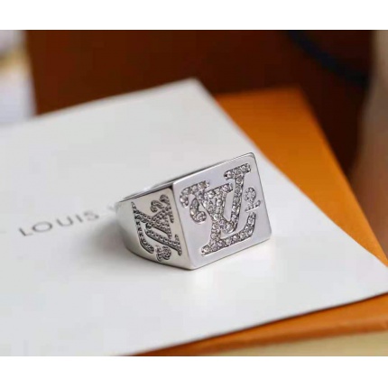 Louis Vuitton Rings in 149210