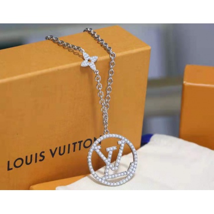Louis Vuitton Necklace in 149213