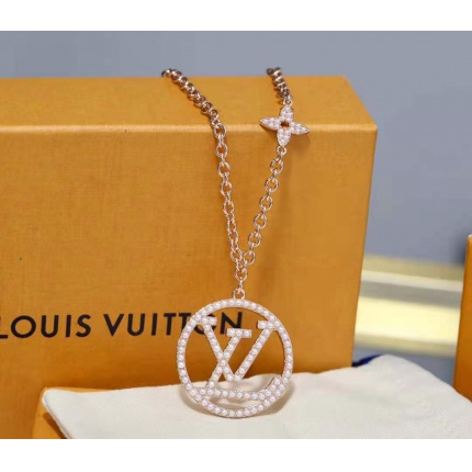 Louis Vuitton Necklace in 149214