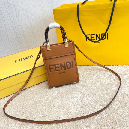 Fendi AAA+++ Handbags in 149450