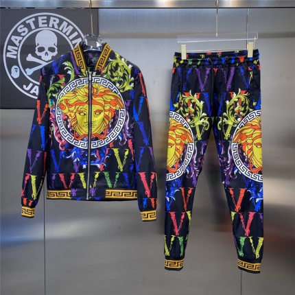 New Arrivals Versace Tracksuits For Men in 149552