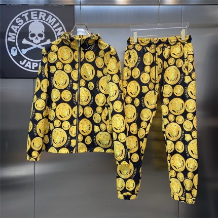 New Arrivals Versace Tracksuits For Men in 149558