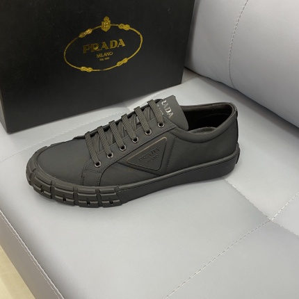 Prada Sneakers For Men in 149684