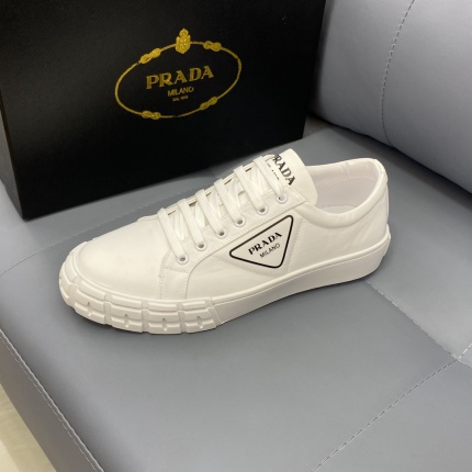 Prada Sneakers For Men in 149685