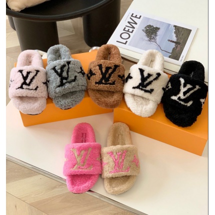 New Arrivals Louis Vuitton Fur Slippers For Women in 149912