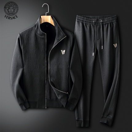 New Arrivals Versace Tracksuits For Men in 150002