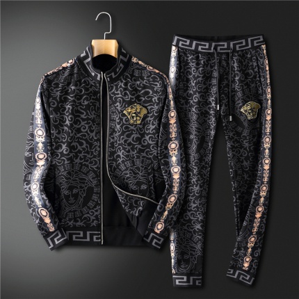 New Arrivals Versace Tracksuits For Men in 150011