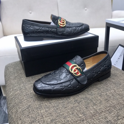 Gucci Dress Shoes For Men in 150481