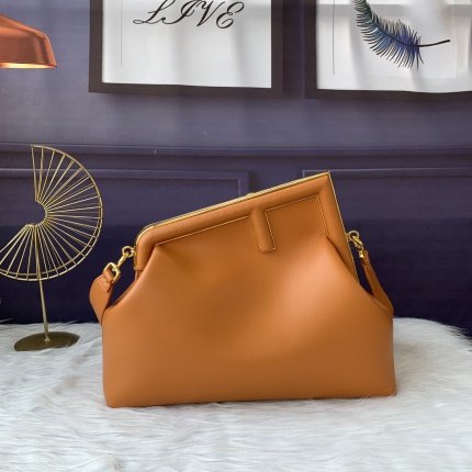 Fendi AAA+++ Handbags in 150881