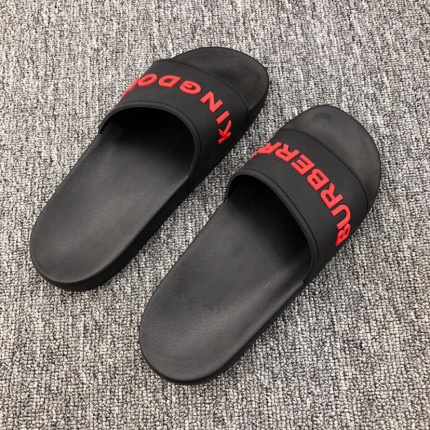 Burberry Slippers For Men in 150902