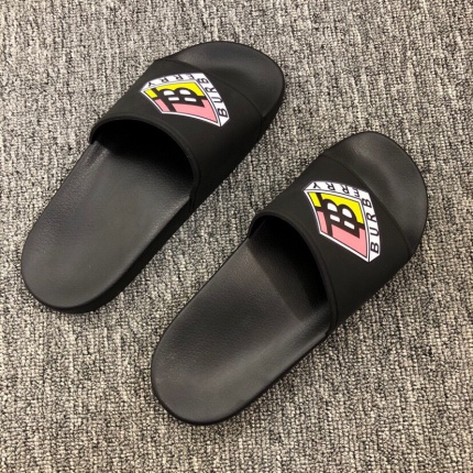 Burberry Slippers For Men in 150903