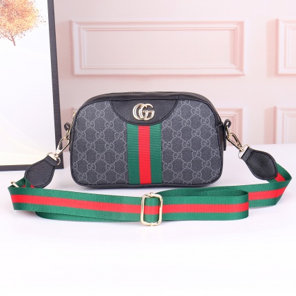 Gucci Cross Bags in 151032