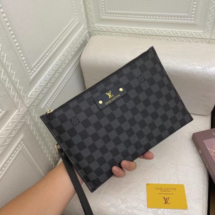 New Arrivals Louis Vuitton AAA quality Clutch For Men in 151157