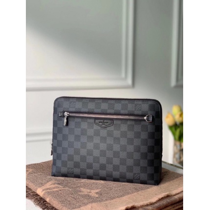 New Arrivals Louis Vuitton AAA quality Clutch For Men in 151162