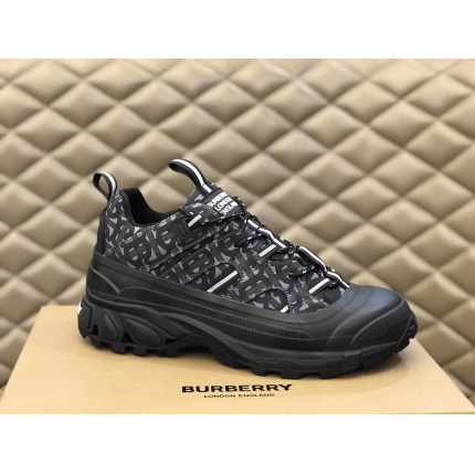 New Arrivals Burberry top quality Sneakers For Men in 151319