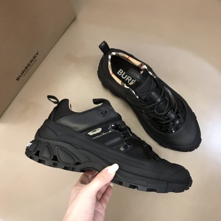 New Arrivals Burberry top quality Sneakers For Men in 151321