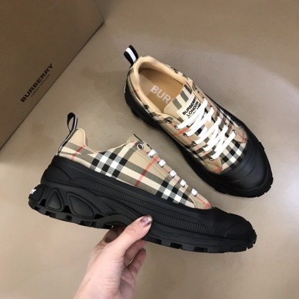 New Arrivals Burberry top quality Sneakers For Men in 151326