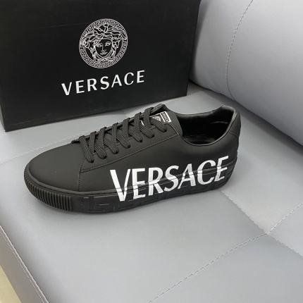 Versace Sneakers For Men in 151926