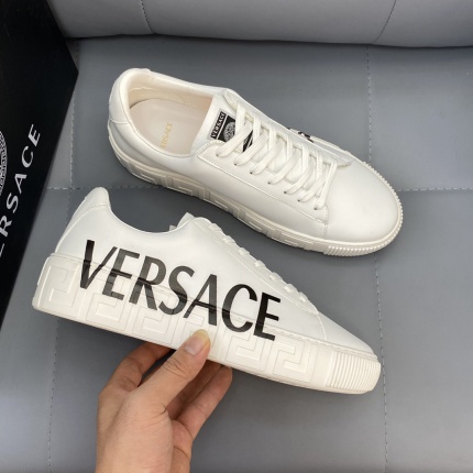 Versace Sneakers For Men in 151927