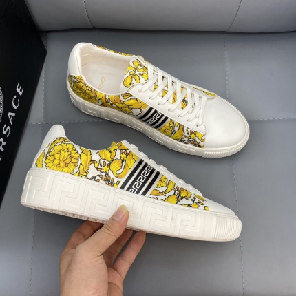 Versace Sneakers For Men in 151929