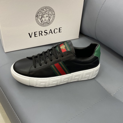 Versace Sneakers For Men in 151933