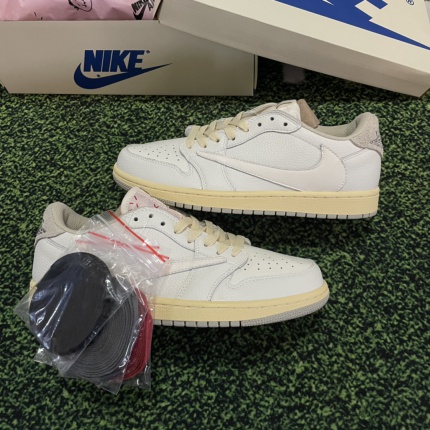 High quality Travis Scott x Fragment x Air Jordan 1 Sneakers in 152144