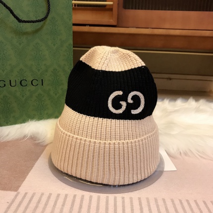 Gucci Beanies in 152205
