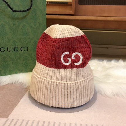 Gucci Beanies in 152206