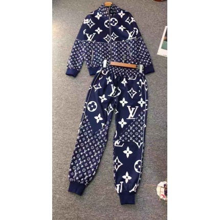 Louis Vuitton Tracksuits of women 1061 S-XL in 152584