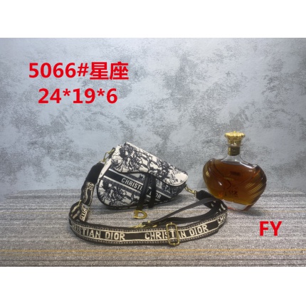 Cheap Dior Shoulder Bags in 153159