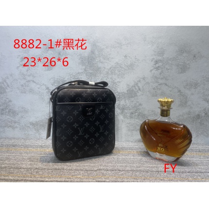 Gucci Cross Bags in 153265