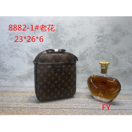 Gucci Cross Bags in 153266