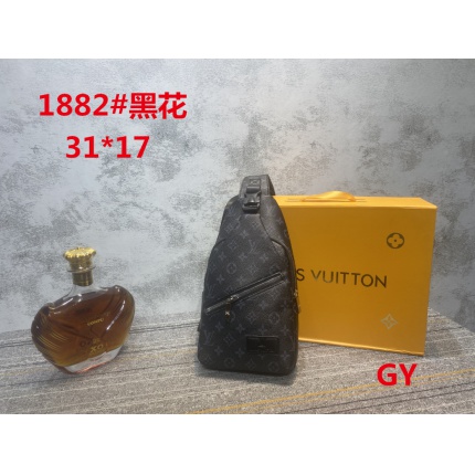 Louis Vuitton Cross Bags Men in 153306