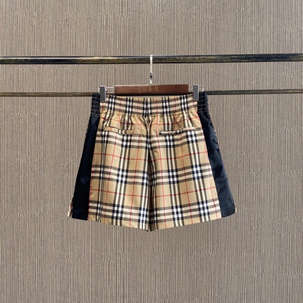 New Arrivals Burberry Short Pants For Women in 154745