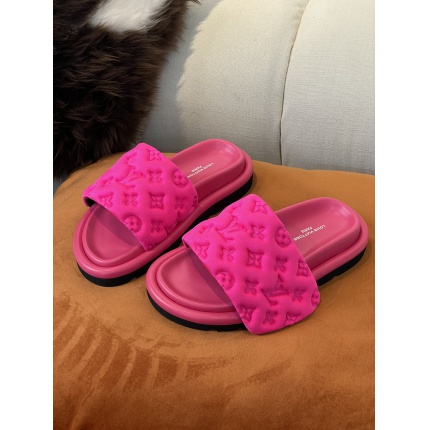 Louis Vuitton Slippers For Women in 154765