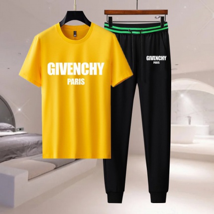 New Arrivals Givenchy Summer Tracksuits For Men in 155021