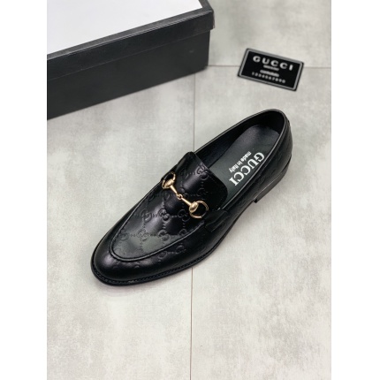 Gucci Dress Shoes For Men in 155321