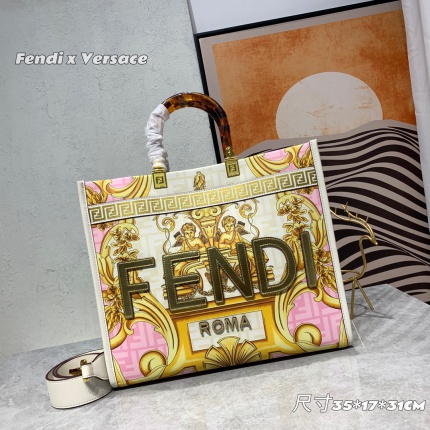 Fendi AAA+++ Handbags in 155740