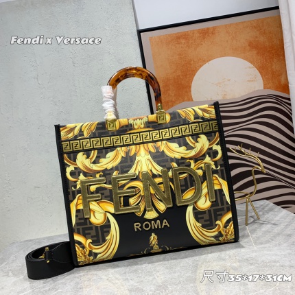 Fendi AAA+++ Handbags in 155742
