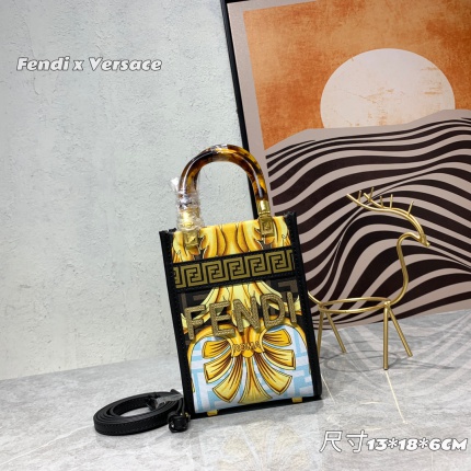 Fendi AAA+++ Handbags in 155744